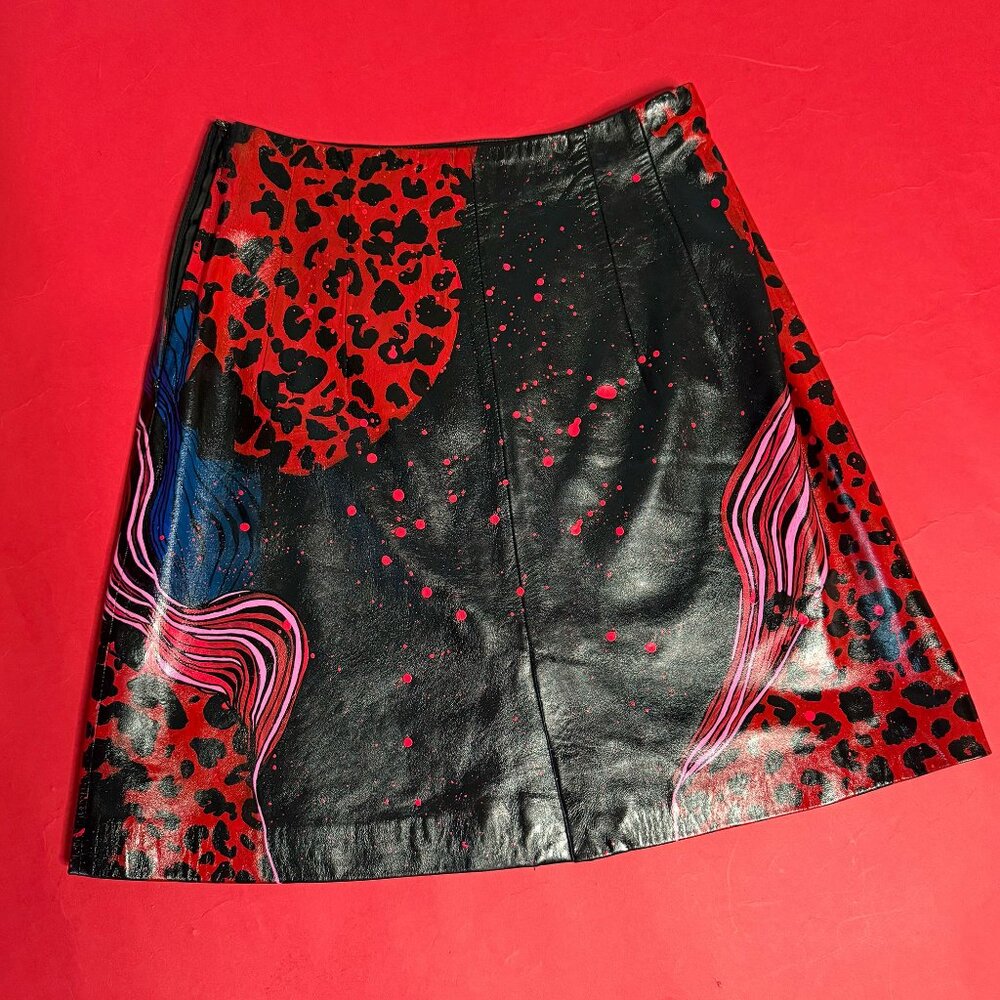 Upcycled Mini Leather Skirt – Hand-Painted Psychedelic Animal Print – Size S - Picture 5 of 12